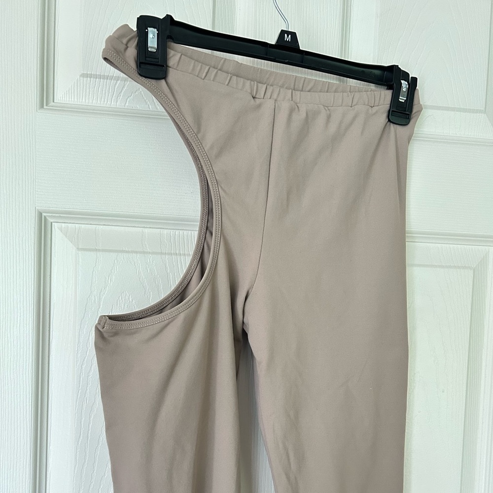 PRIX Cut Out Leggings - Picture 4 of 8